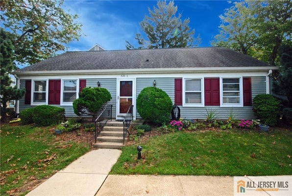 426 REDDING LN, MONROE TOWNSHIP, NJ 08831 - Image 2a69ace4f86d0a5140cf09ed2447cee4/1379429435
