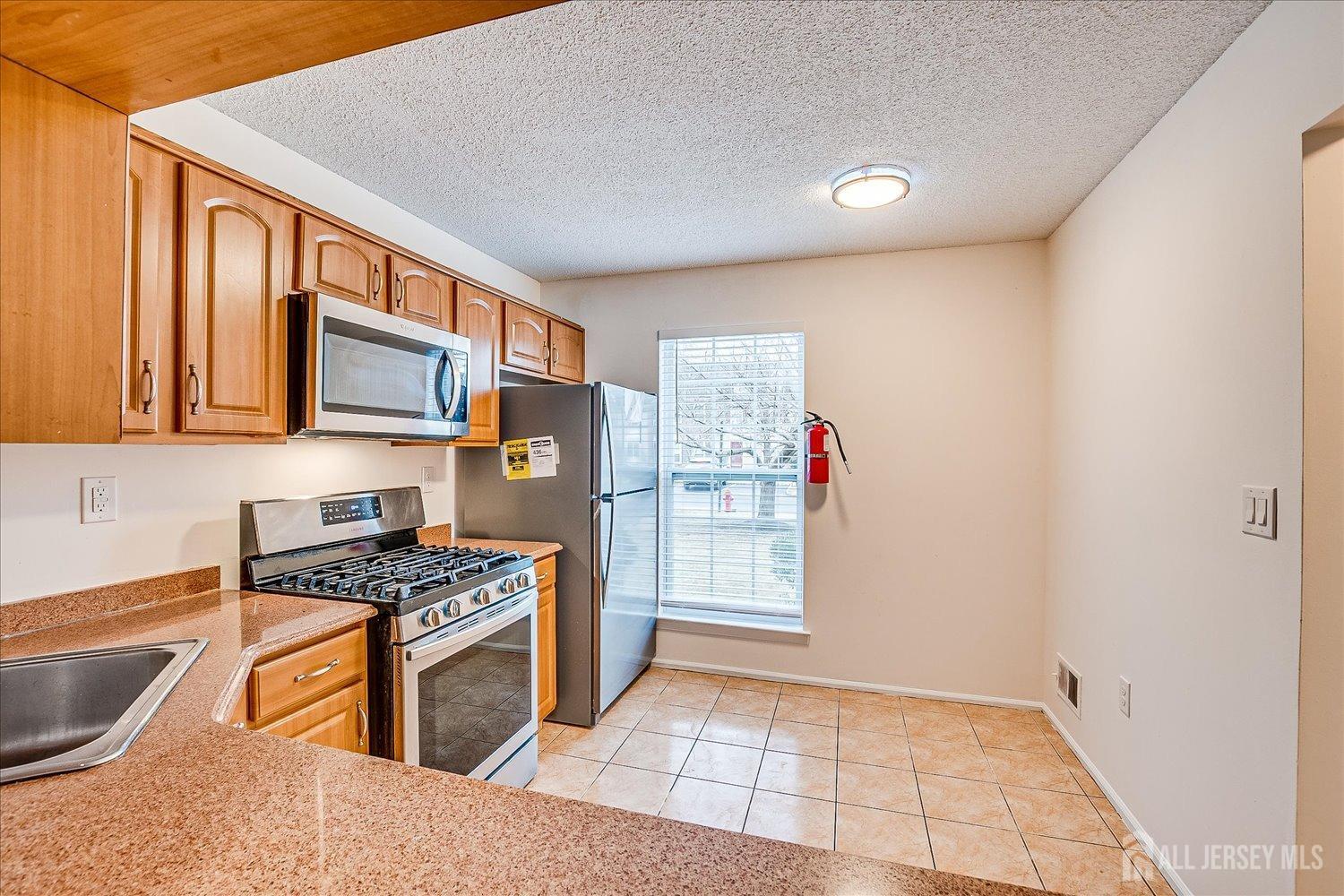 22 Dartmouth Way, North Brunswick, New Jersey image 3