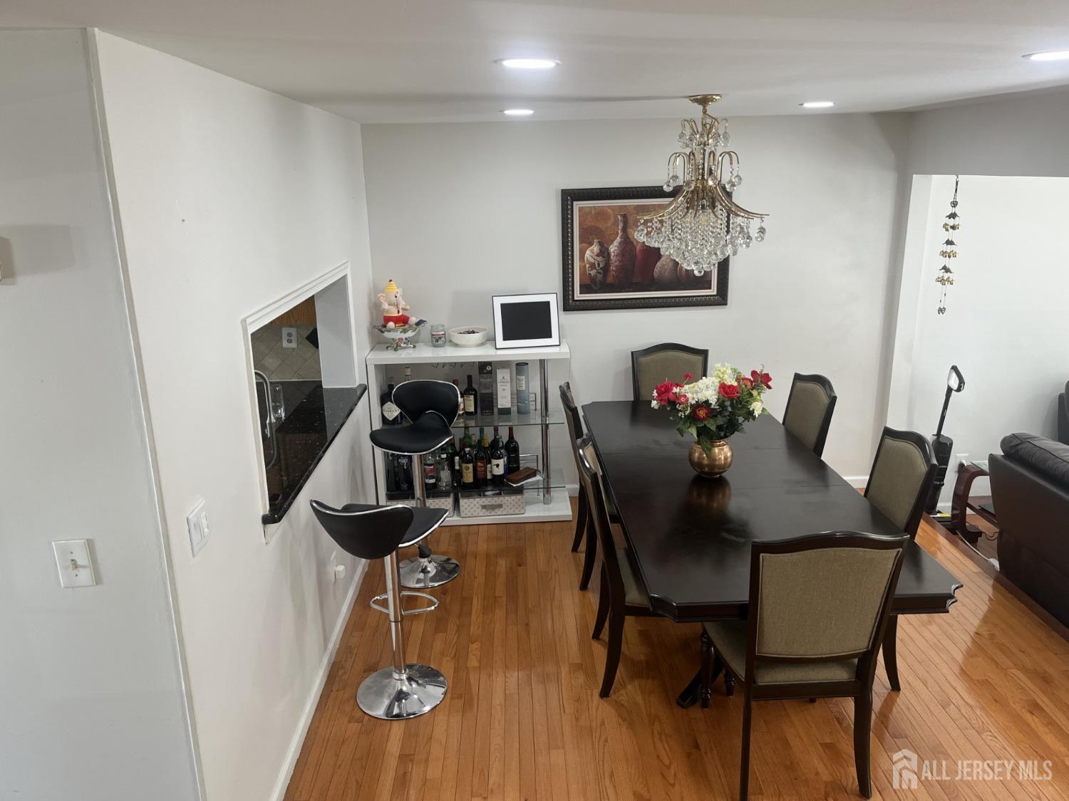 1505 Timber Oaks Road, Edison, New Jersey image 8