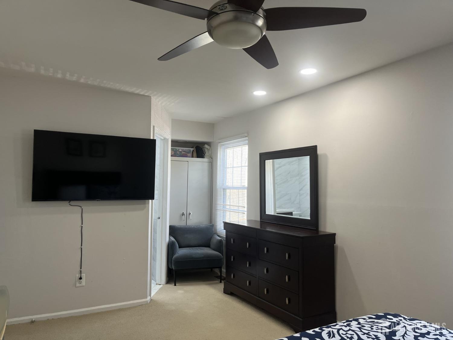 1505 Timber Oaks Road, Edison, New Jersey image 19