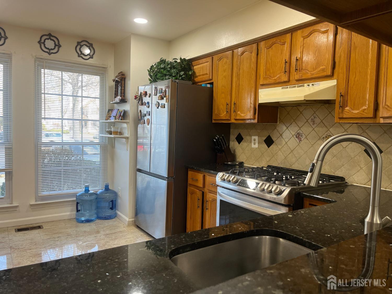 1505 Timber Oaks Road, Edison, New Jersey image 7