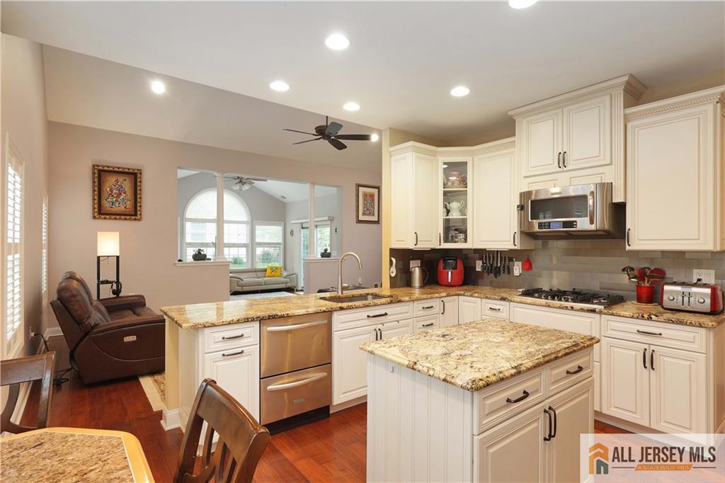 118 Timber Hill Drive, Monroe Township, New Jersey image 15