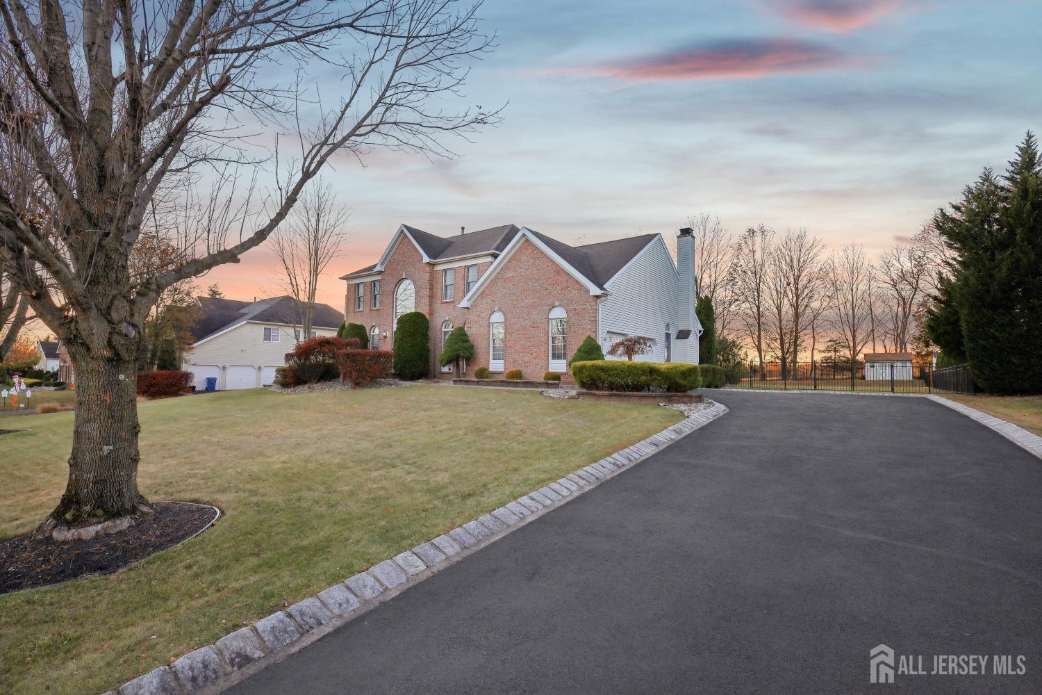 14 Saddle Court, Monroe Township, New Jersey image 3