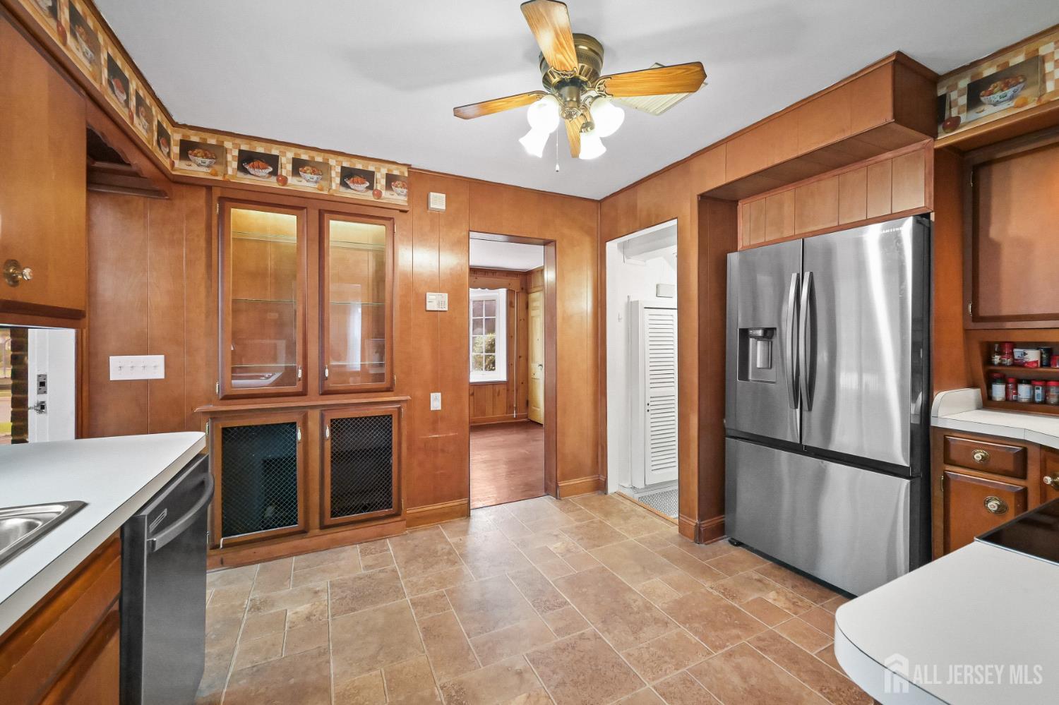 Milltown, New Jersey 08850, United States, 3 Bedrooms Bedrooms, ,2 BathroomsBathrooms,Residential,Active,156056