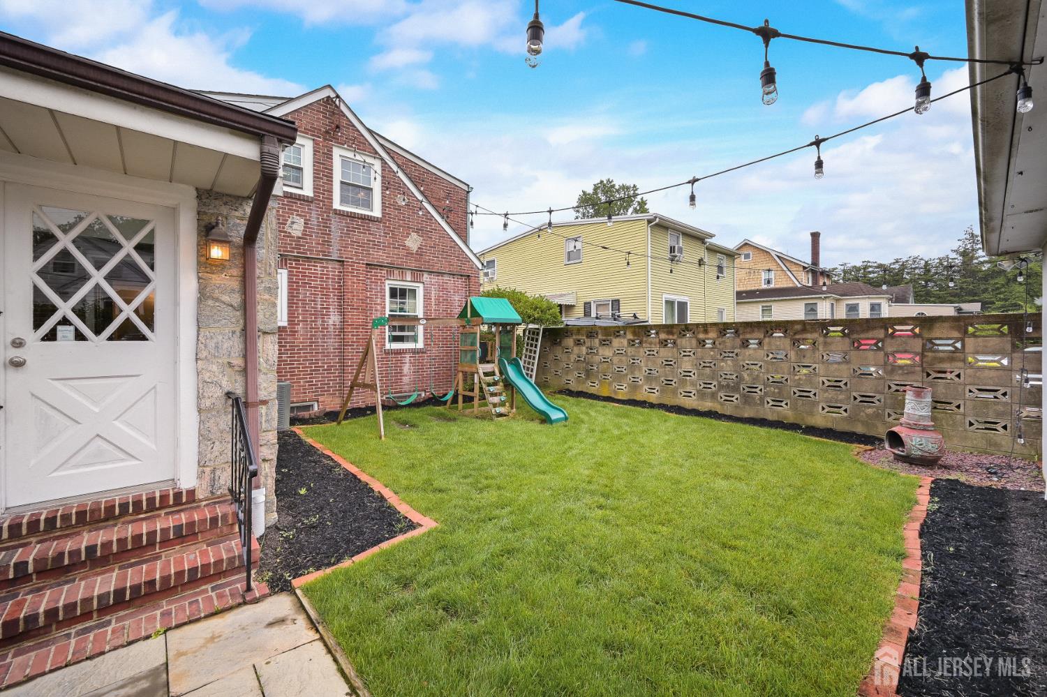 Milltown, New Jersey 08850, United States, 3 Bedrooms Bedrooms, ,2 BathroomsBathrooms,Residential,Active,156056