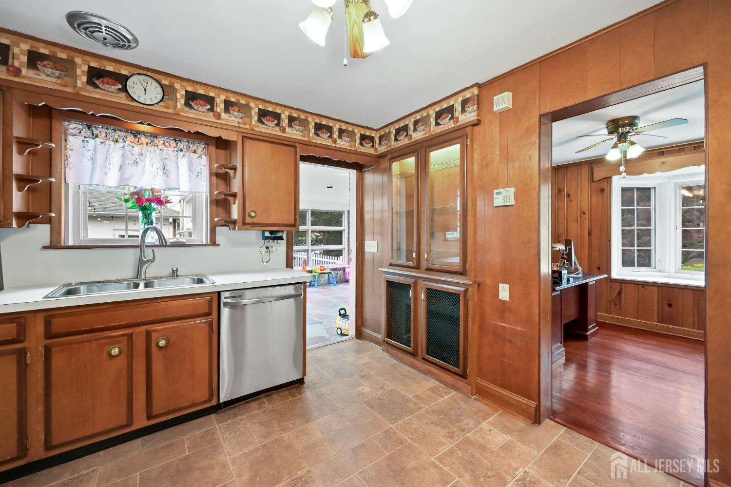 Milltown, New Jersey 08850, United States, 3 Bedrooms Bedrooms, ,2 BathroomsBathrooms,Residential,Active,156056