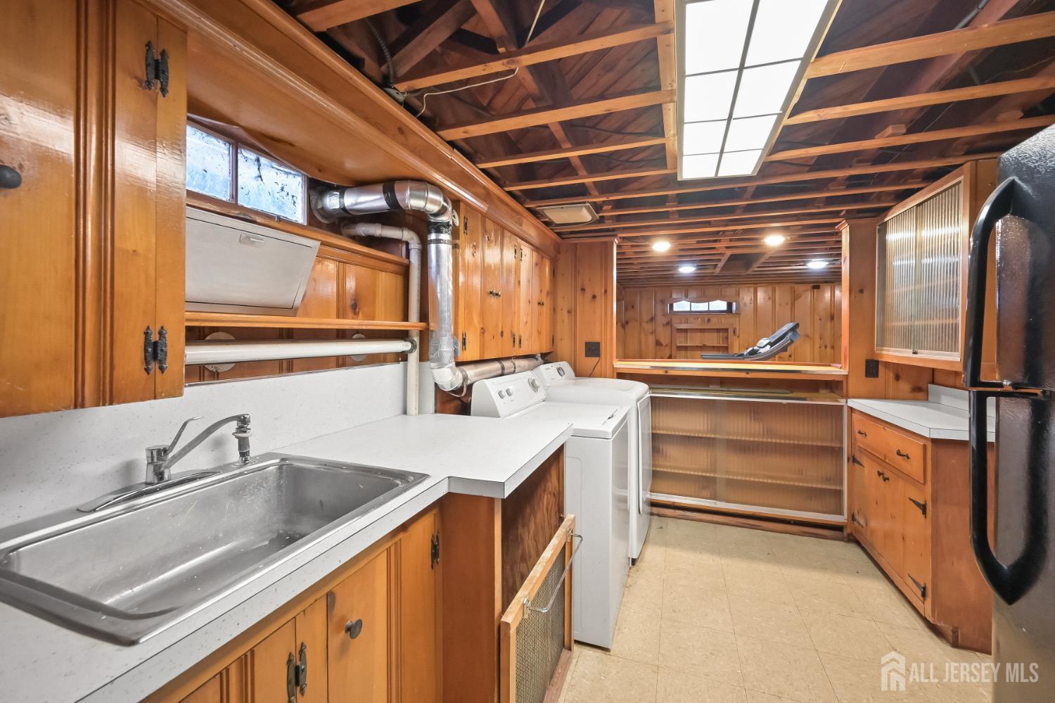 Milltown, New Jersey 08850, United States, 3 Bedrooms Bedrooms, ,2 BathroomsBathrooms,Residential,Active,156056