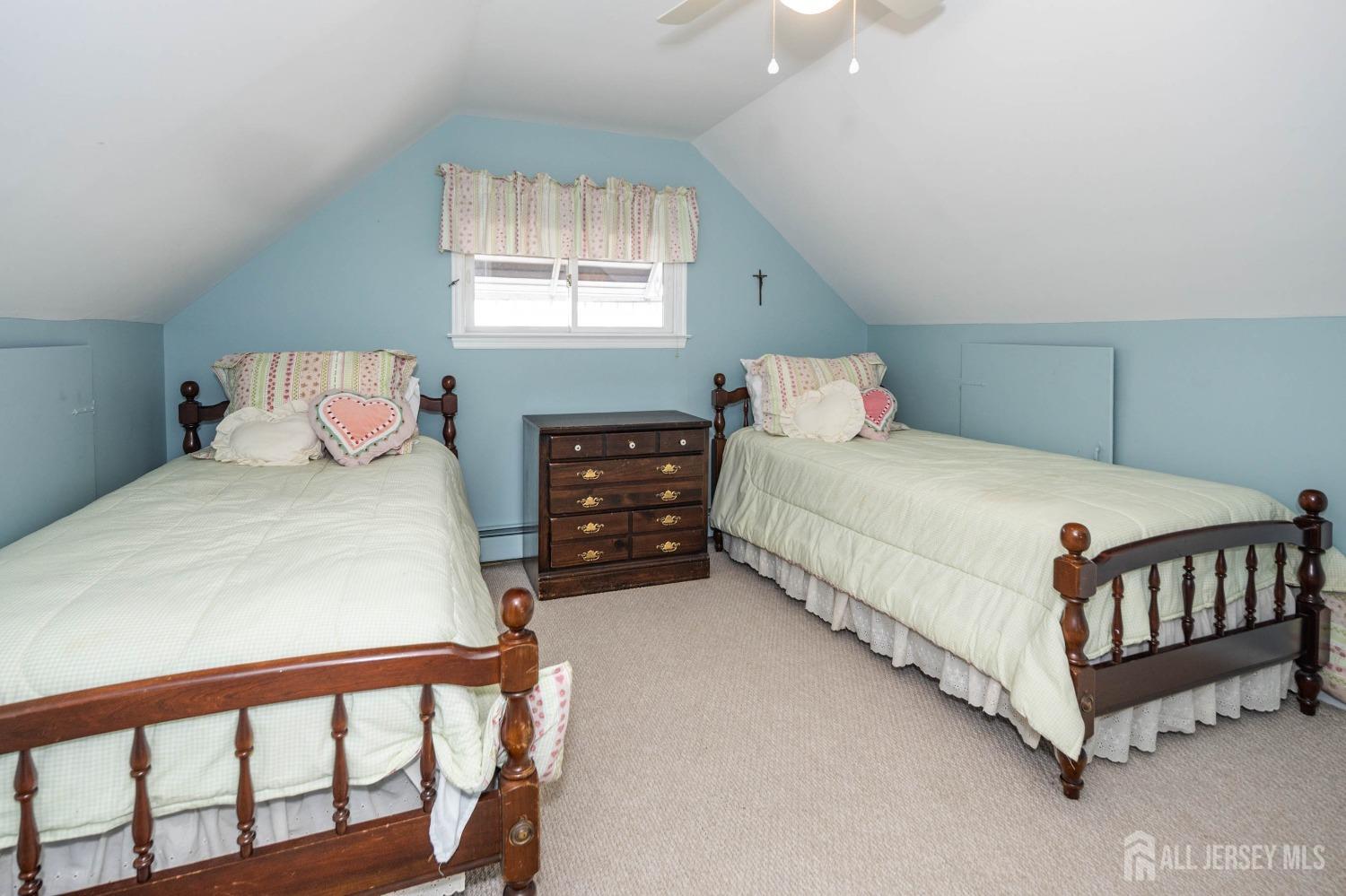 11 Yuro Drive, Edison, New Jersey image 28