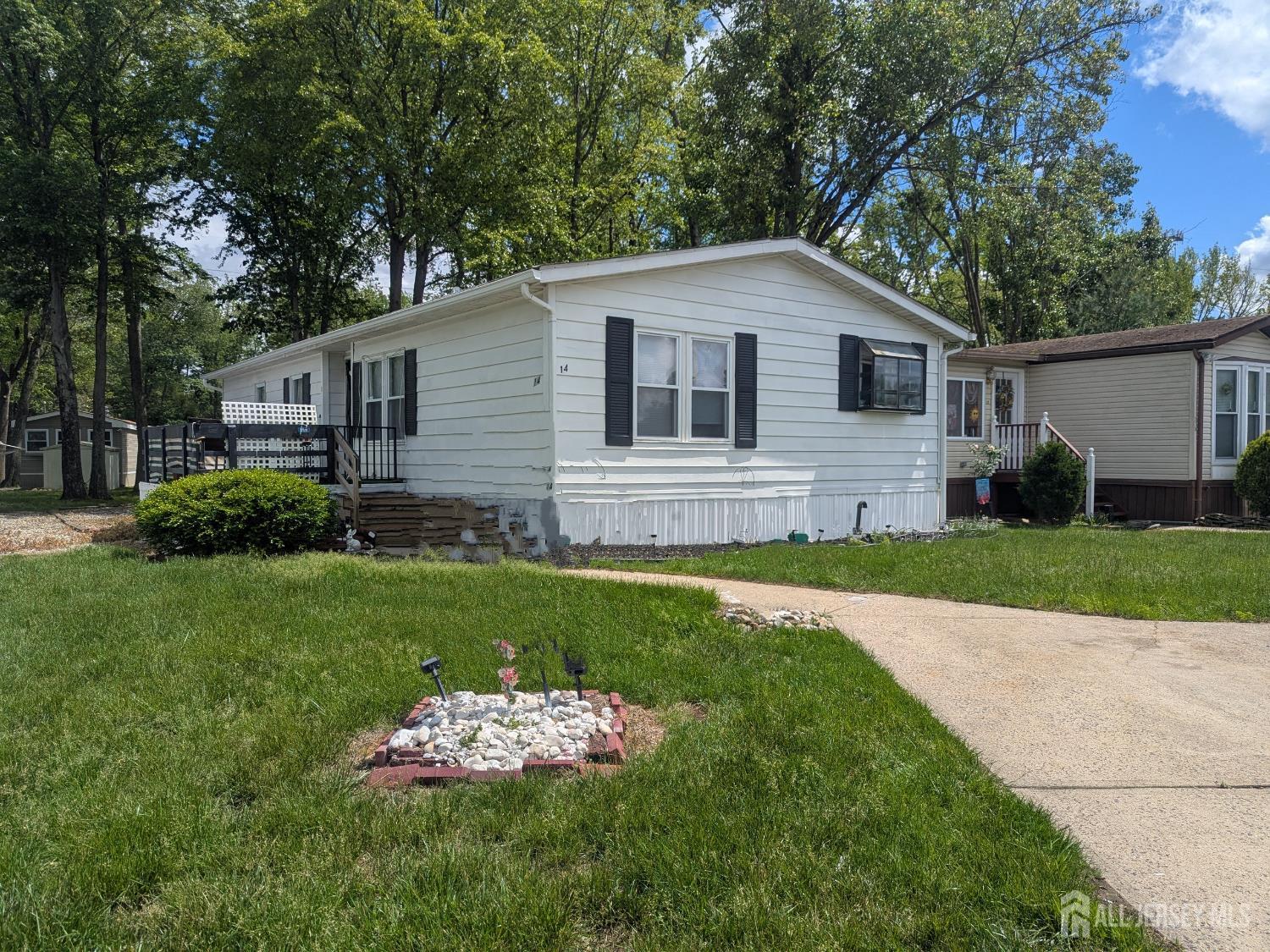 14 Steinbeck Road, North Brunswick, New Jersey image 2