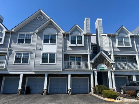 Townhouse For Rent - 207 Prestwick Way<br/> Edison, NJ 08820