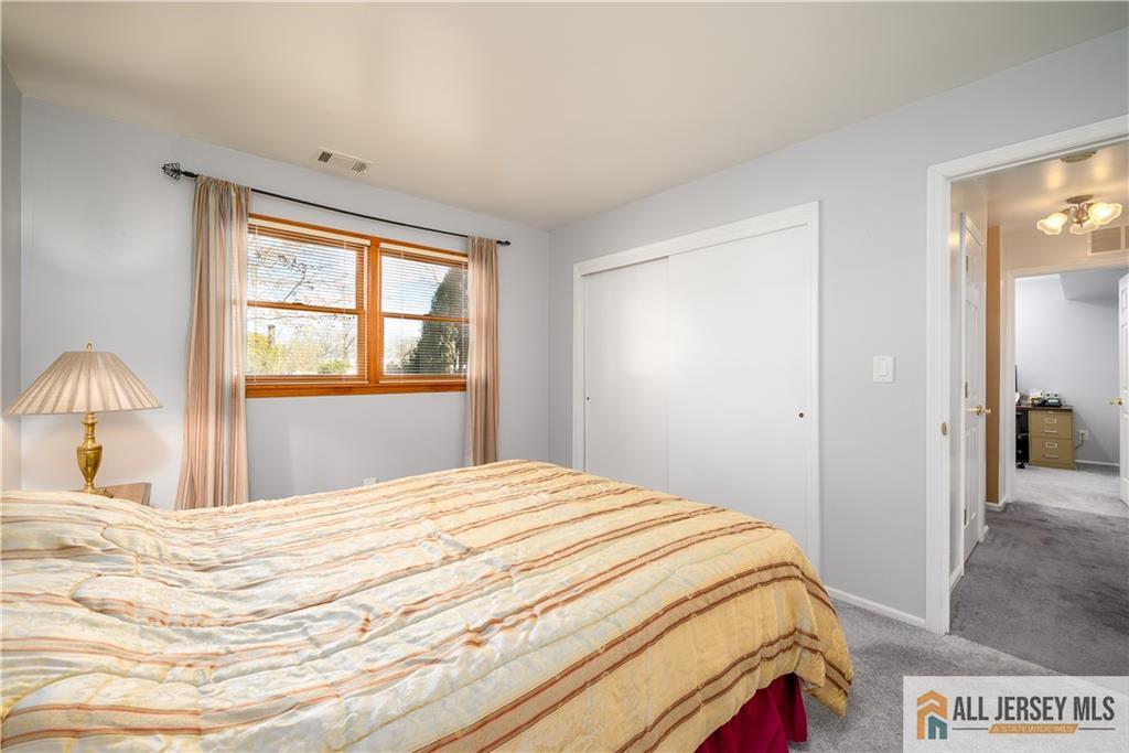 1 Mckinley Street, Edison, New Jersey image 24