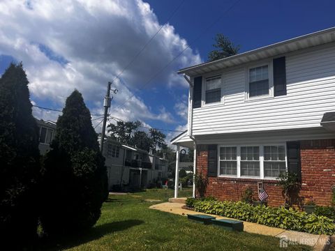 Townhouse For Sale - 21 Iowa Court<br/> Old Bridge, NJ 07747