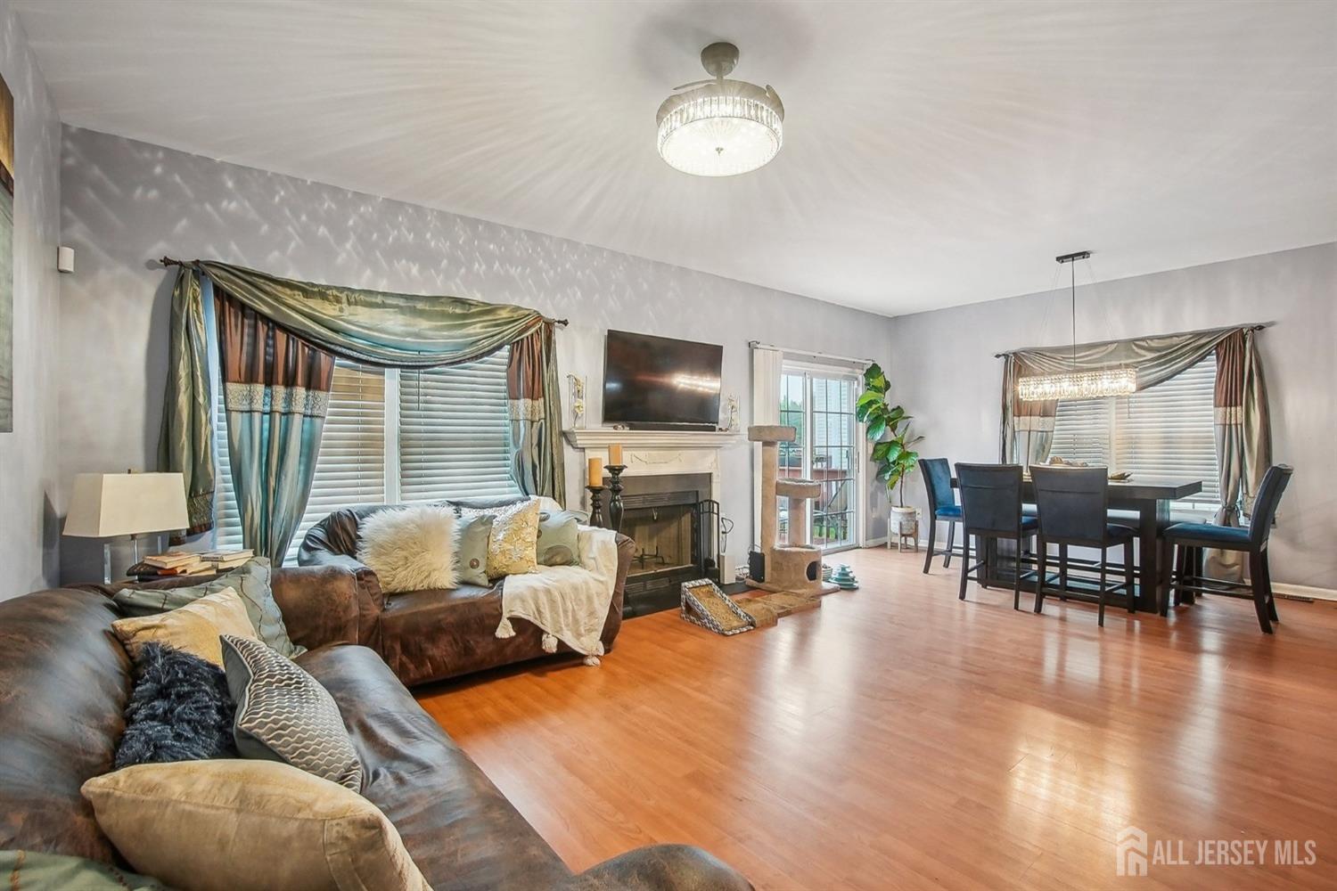 38 E Burgess Drive, Piscataway, New Jersey image 4