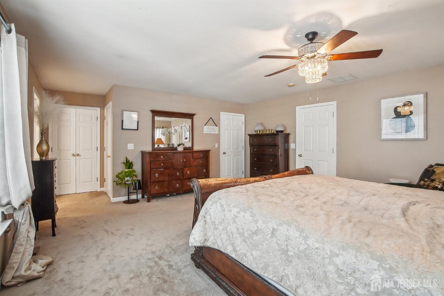 38 E Burgess Drive, Piscataway, New Jersey image 14