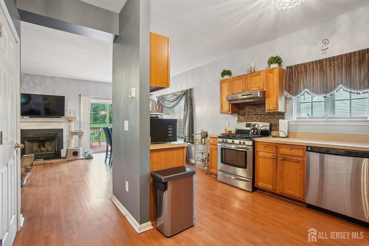 38 E Burgess Drive, Piscataway, New Jersey image 10