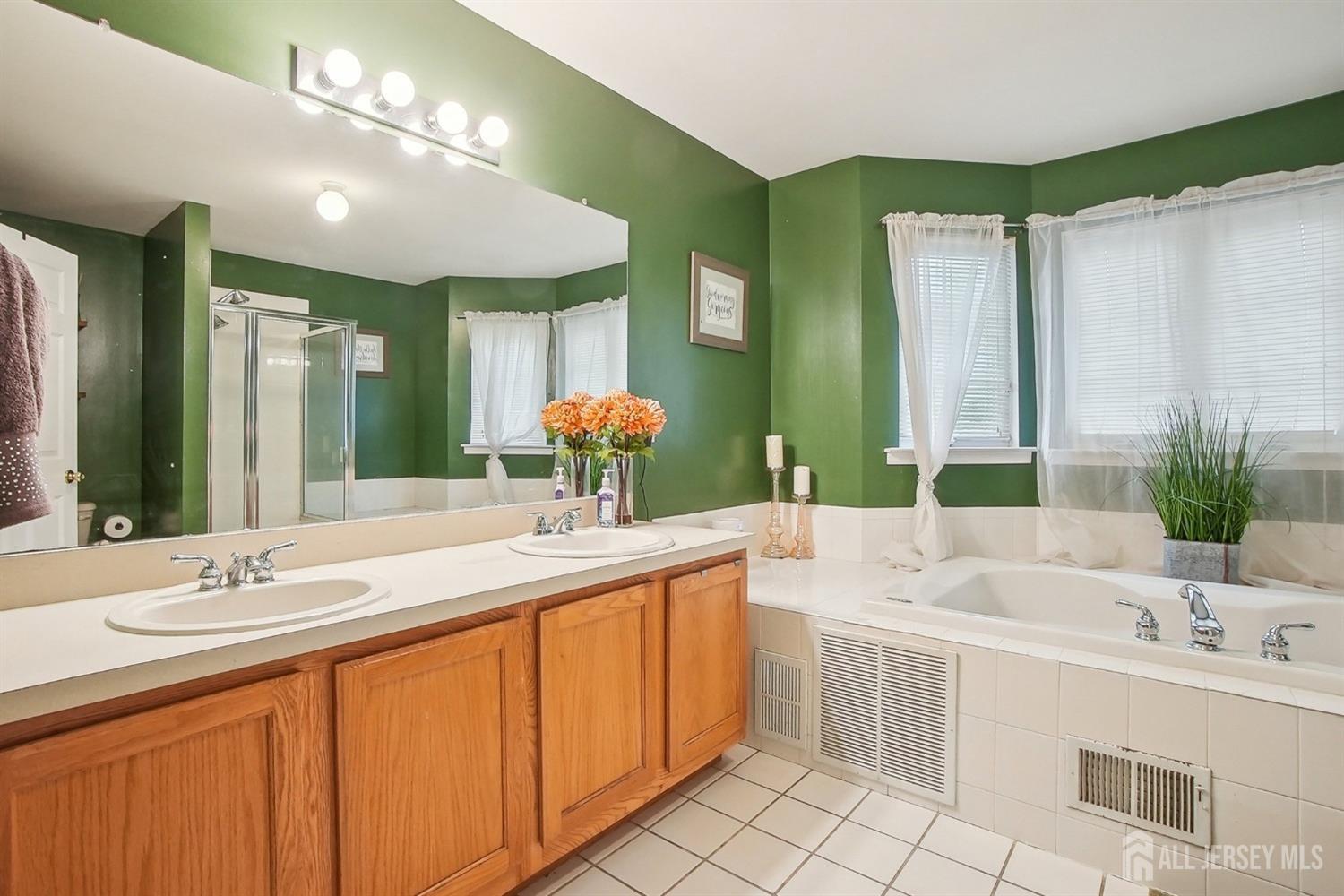 38 E Burgess Drive, Piscataway, New Jersey image 15