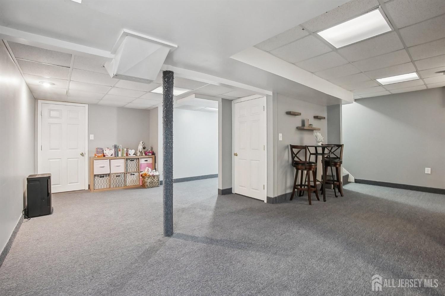 38 E Burgess Drive, Piscataway, New Jersey image 22