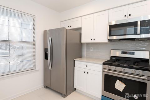 Homes For Rent - 801 Woodbridge Commons Way<br/> Iselin, NJ 08830