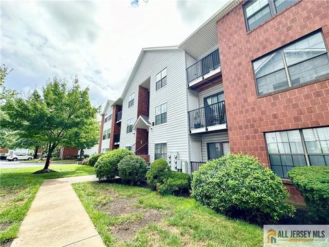 Condo For Sale - 102 Keystone Court<br/> Edison, NJ 08817