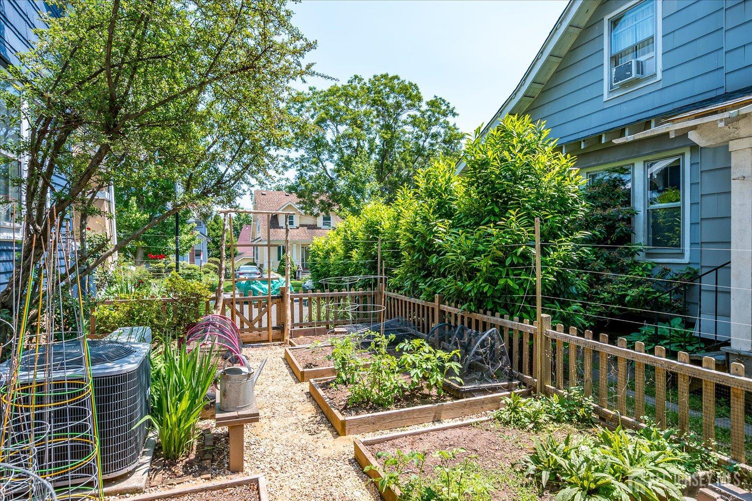 227 Lawrence Avenue, Highland Park, New Jersey image 50