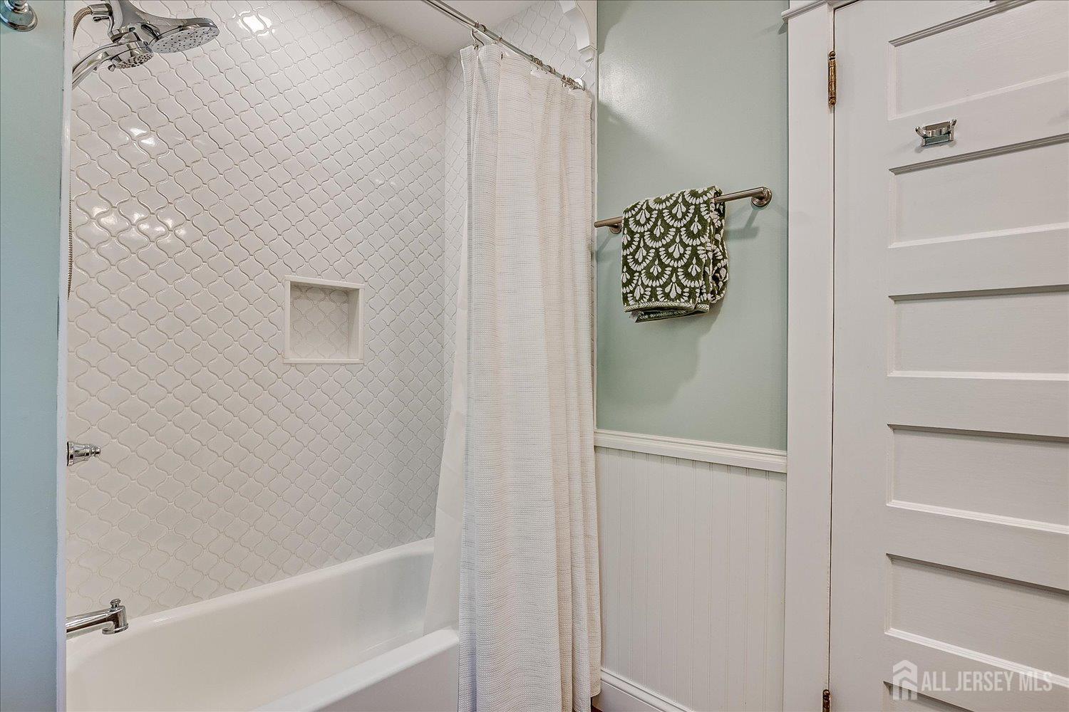 227 Lawrence Avenue, Highland Park, New Jersey image 39