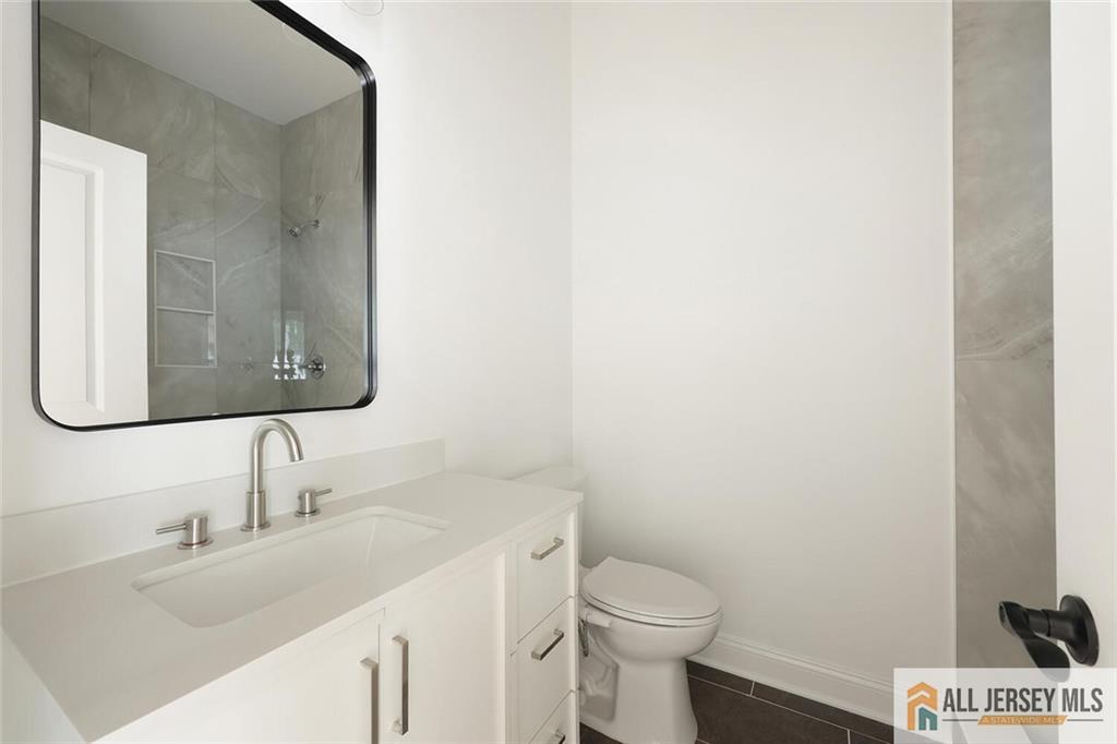 Edison, New Jersey, 08817, United States, 5 Bedrooms Bedrooms, ,4 BathroomsBathrooms,Residential,Active,1914938