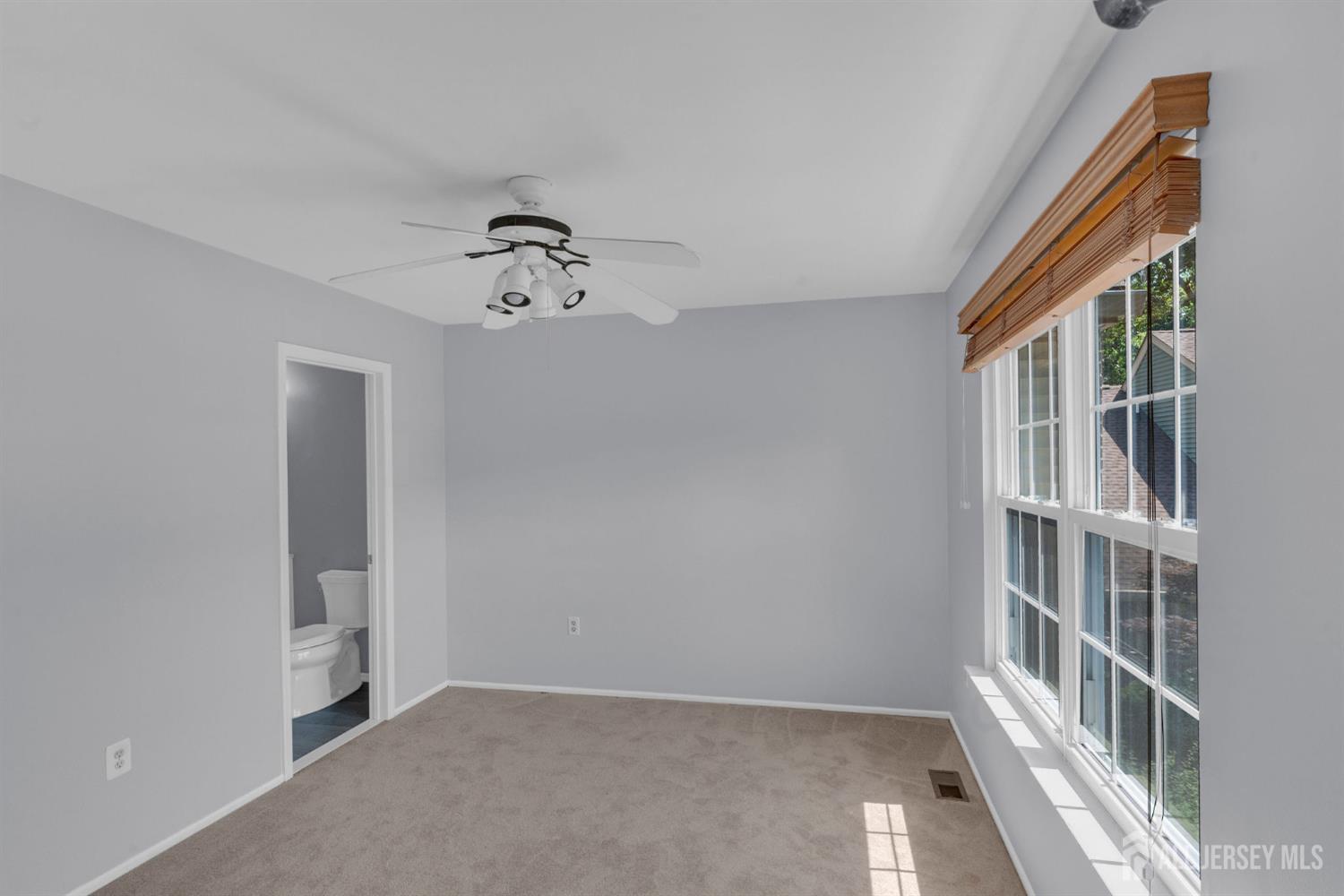 South Brunswick, New Jersey 08852, United States, 2 Bedrooms Bedrooms, ,2 BathroomsBathrooms,Residential,Active,164398