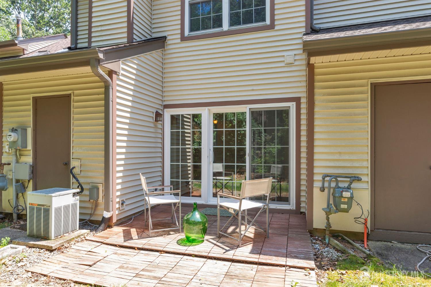 South Brunswick, New Jersey 08852, United States, 2 Bedrooms Bedrooms, ,2 BathroomsBathrooms,Residential,Active,164398