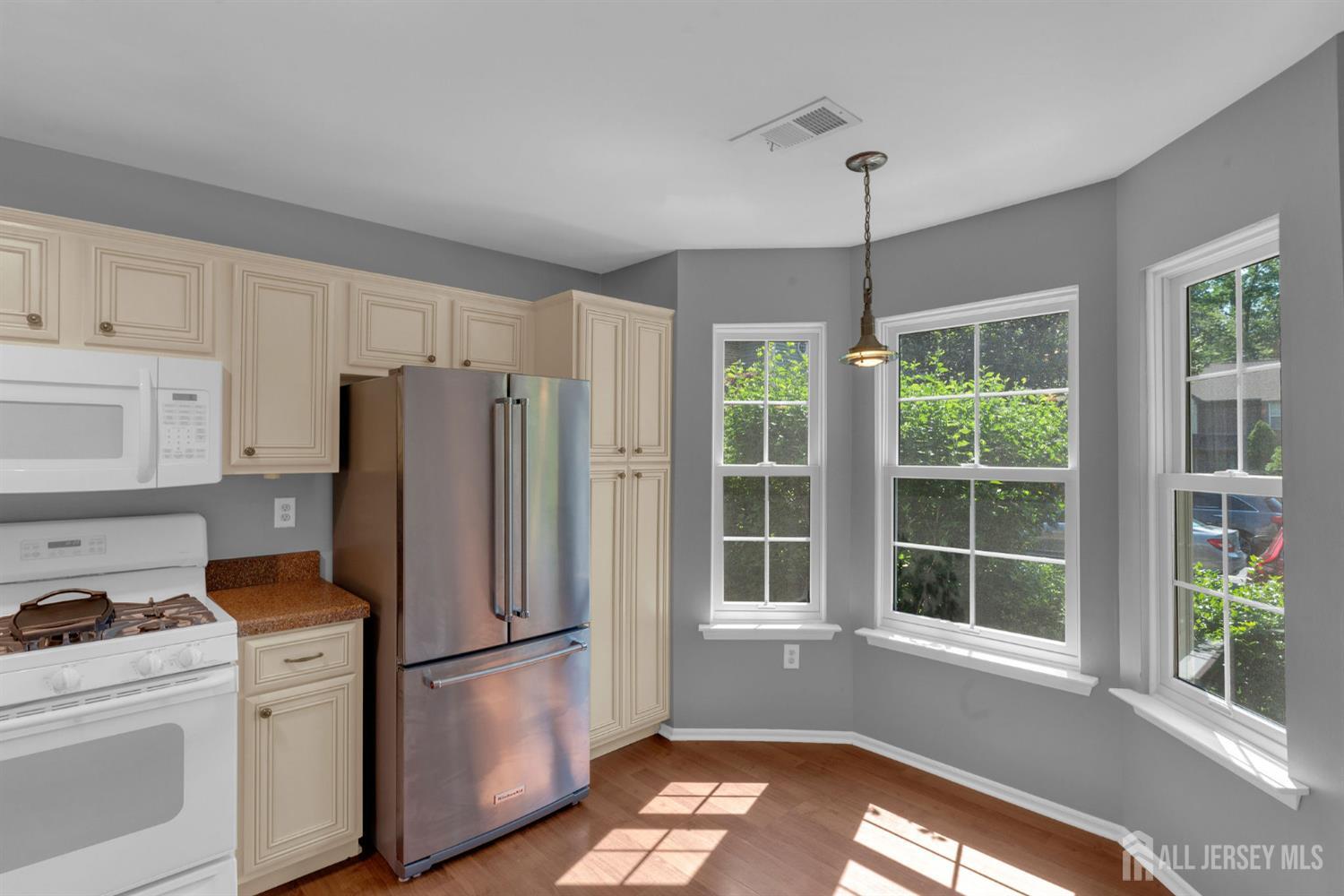 South Brunswick, New Jersey 08852, United States, 2 Bedrooms Bedrooms, ,2 BathroomsBathrooms,Residential,Active,164398