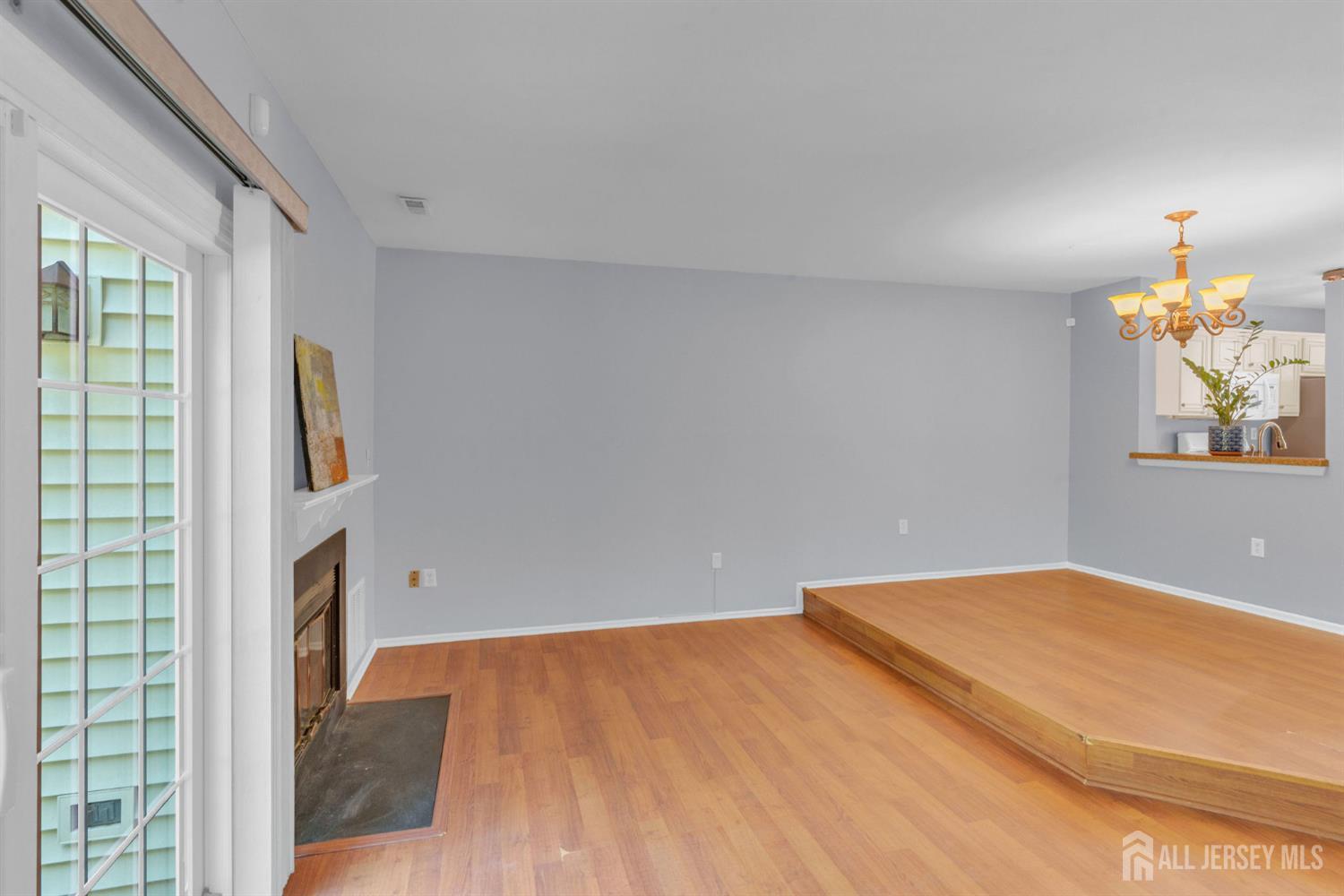 South Brunswick, New Jersey 08852, United States, 2 Bedrooms Bedrooms, ,2 BathroomsBathrooms,Residential,Active,164398