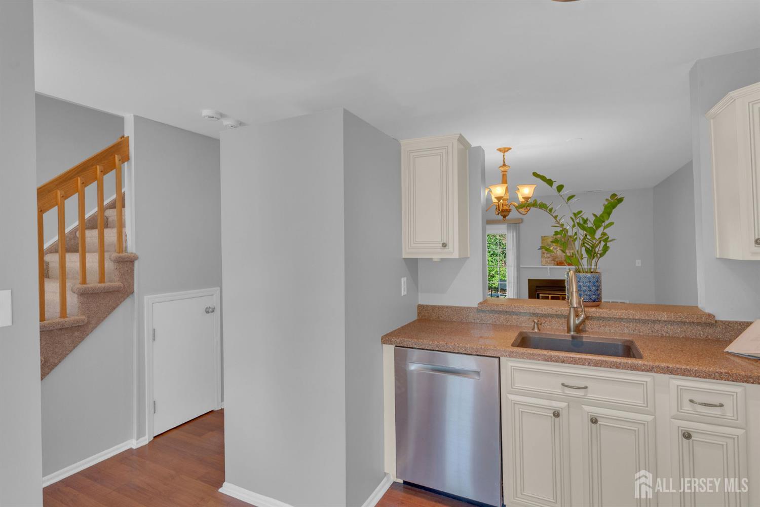 South Brunswick, New Jersey 08852, United States, 2 Bedrooms Bedrooms, ,2 BathroomsBathrooms,Residential,Active,164398