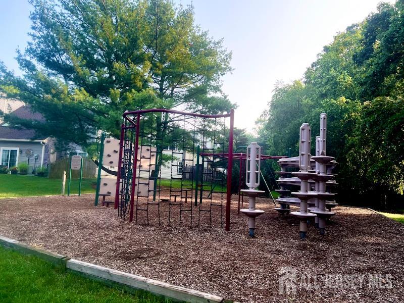 South Brunswick, New Jersey 08852, United States, 2 Bedrooms Bedrooms, ,2 BathroomsBathrooms,Residential,Active,164398