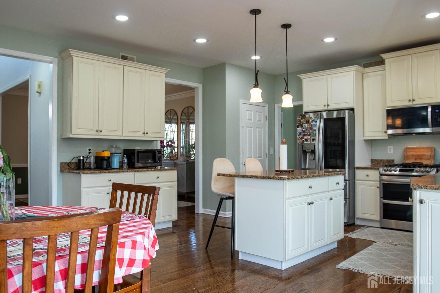 23 Keswick Circle, Monroe Township, New Jersey image 14