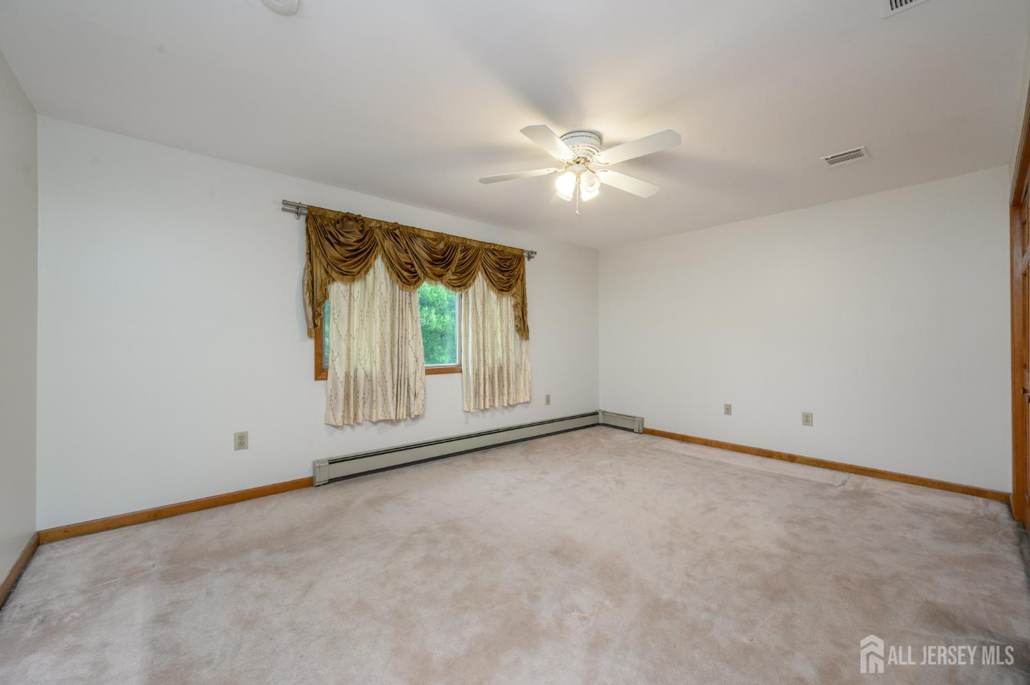 South Brunswick, New Jersey, 08852, United States, 5 Bedrooms Bedrooms, ,6 BathroomsBathrooms,Residential,Active,2044563