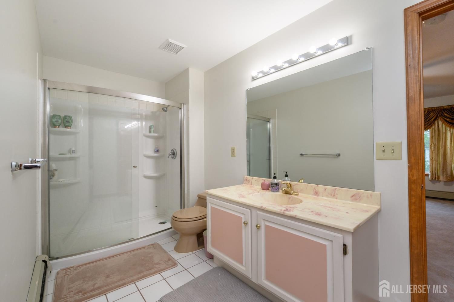 South Brunswick, New Jersey, 08852, United States, 5 Bedrooms Bedrooms, ,6 BathroomsBathrooms,Residential,Active,2044563
