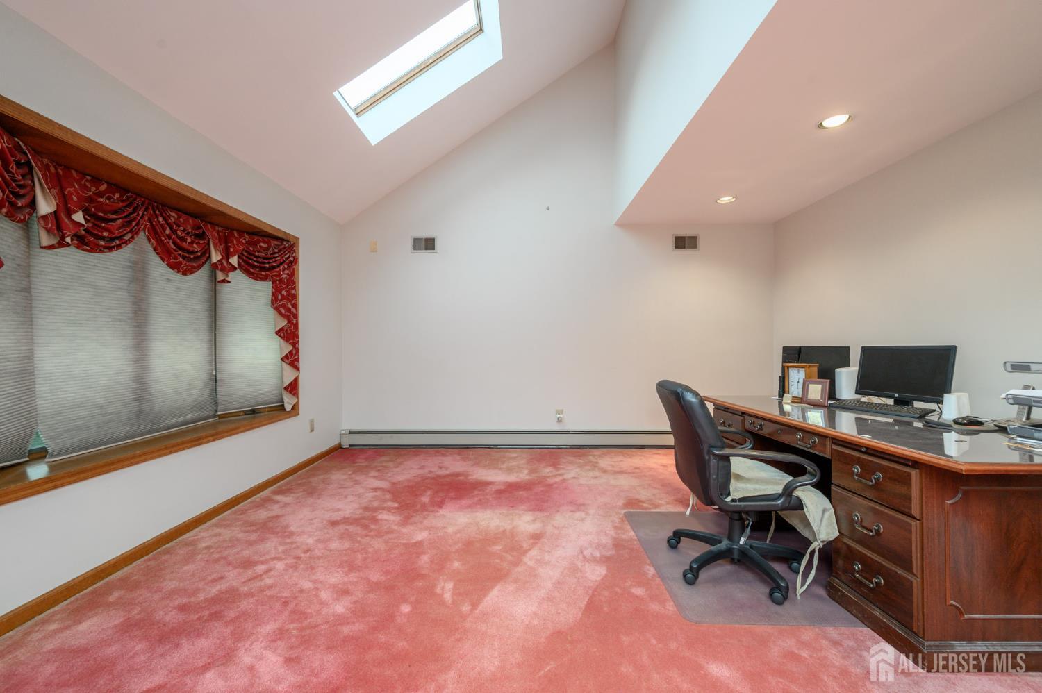 South Brunswick, New Jersey, 08852, United States, 5 Bedrooms Bedrooms, ,6 BathroomsBathrooms,Residential,Active,2044563