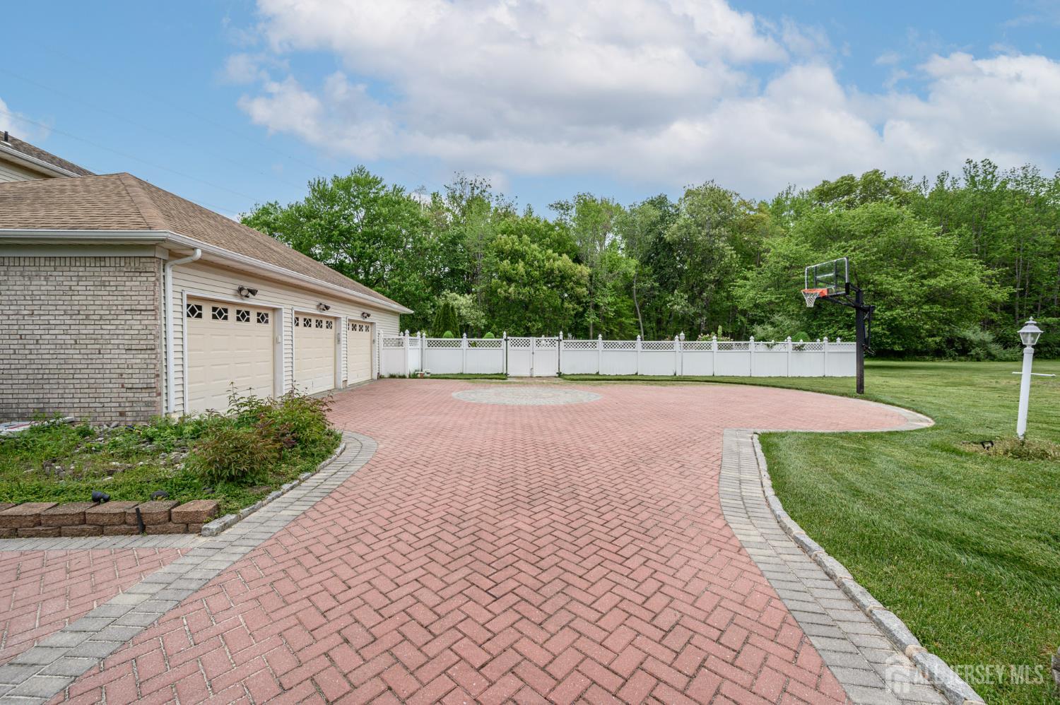 South Brunswick, New Jersey, 08852, United States, 5 Bedrooms Bedrooms, ,6 BathroomsBathrooms,Residential,Active,2044563