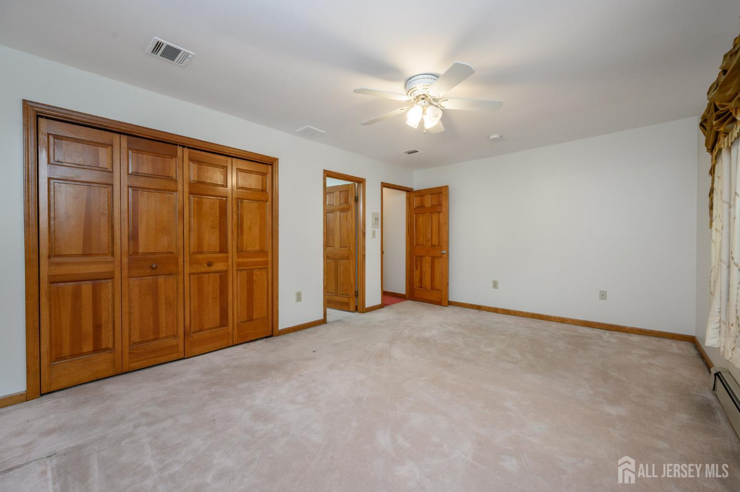 South Brunswick, New Jersey, 08852, United States, 5 Bedrooms Bedrooms, ,6 BathroomsBathrooms,Residential,Active,2044563