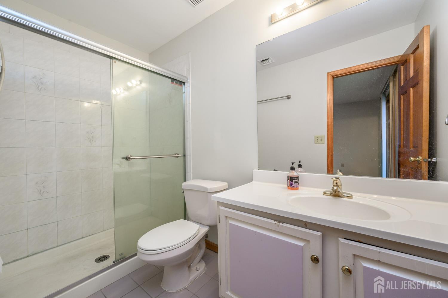 South Brunswick, New Jersey, 08852, United States, 5 Bedrooms Bedrooms, ,6 BathroomsBathrooms,Residential,Active,2044563