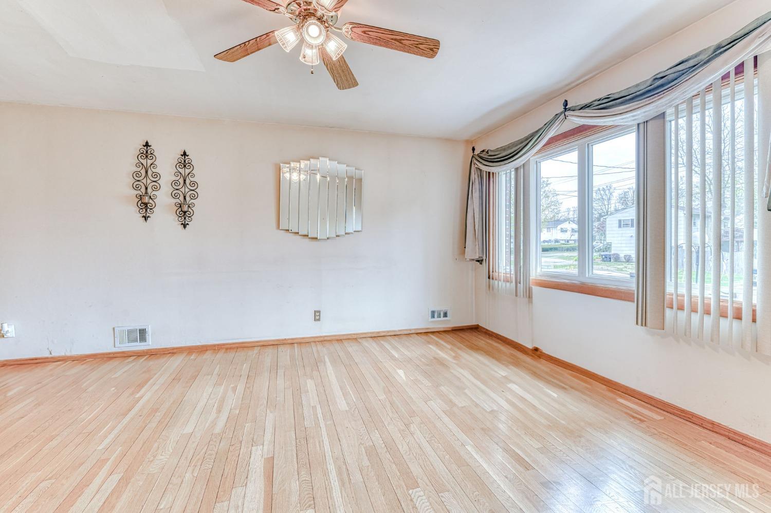 14 Bradford Road, East Brunswick, New Jersey image 6