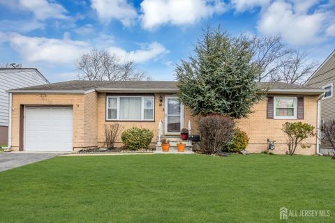 Homes For Sale - 14 Hastings Place<br/> Carteret, NJ 07008