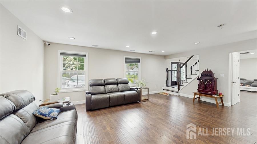 24 Westwood Circle, Edison, New Jersey image 7