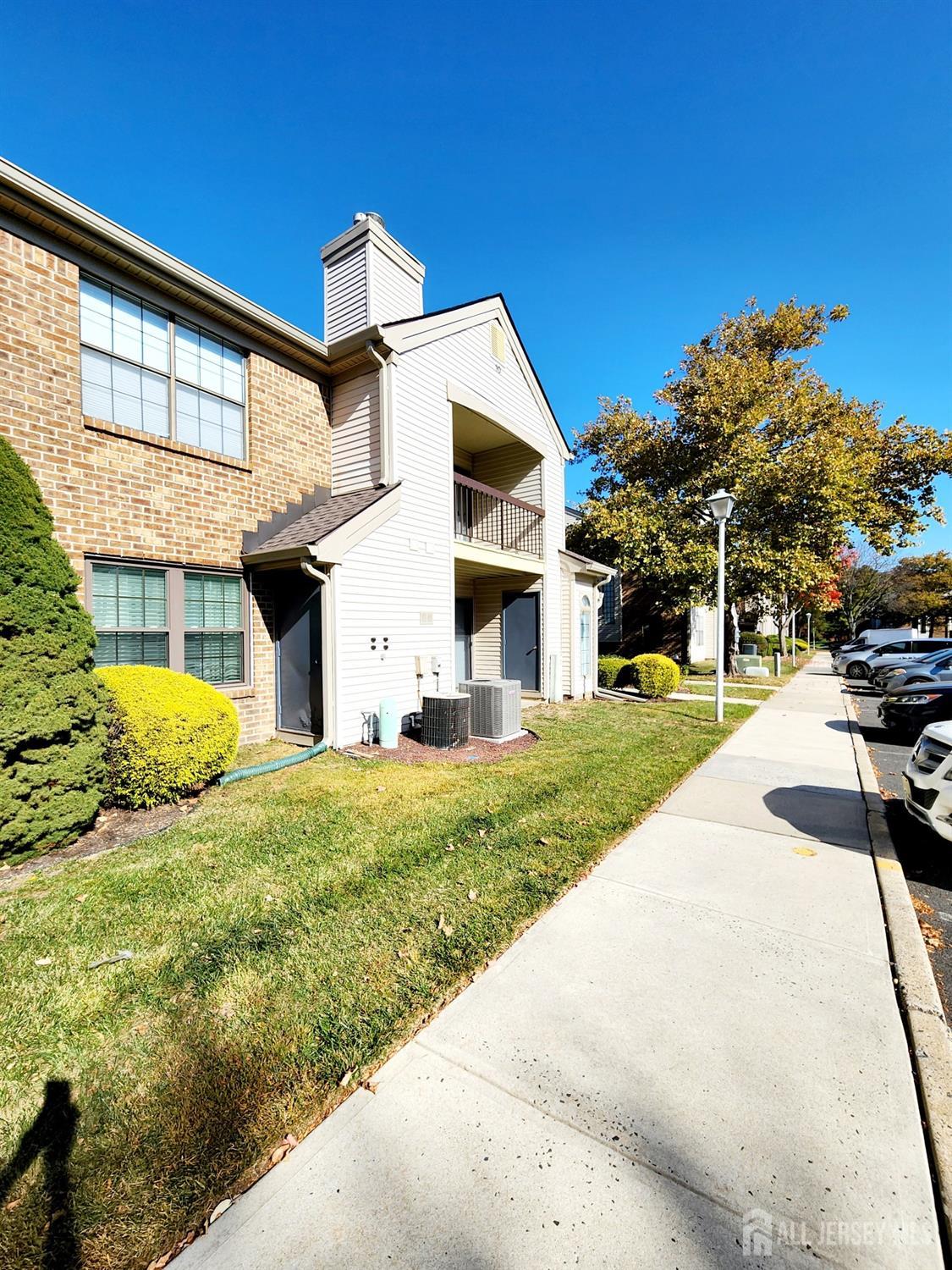 1013 Harbor Club Drive, Sayreville, New Jersey image 3