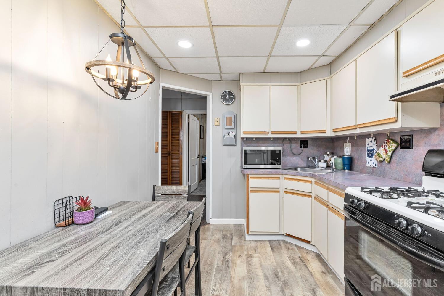 164 Holly Street, Port Reading, New Jersey image 13