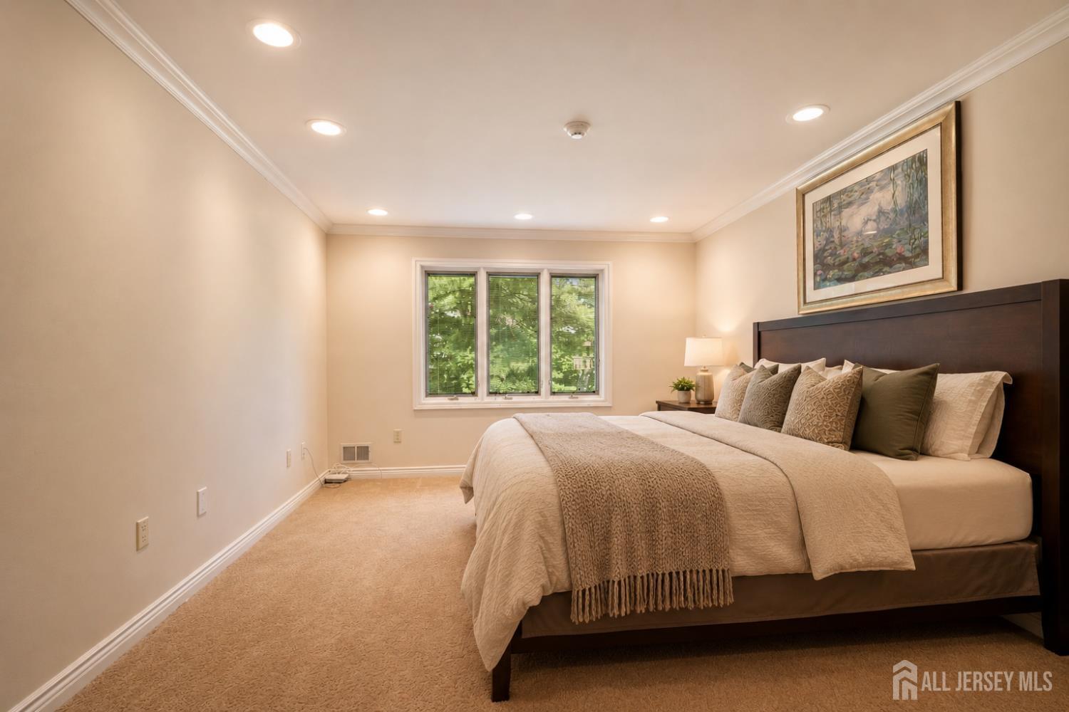 East Brunswick, New Jersey, 08816, United States, 5 Bedrooms Bedrooms, ,6 BathroomsBathrooms,Residential,Active,2044990
