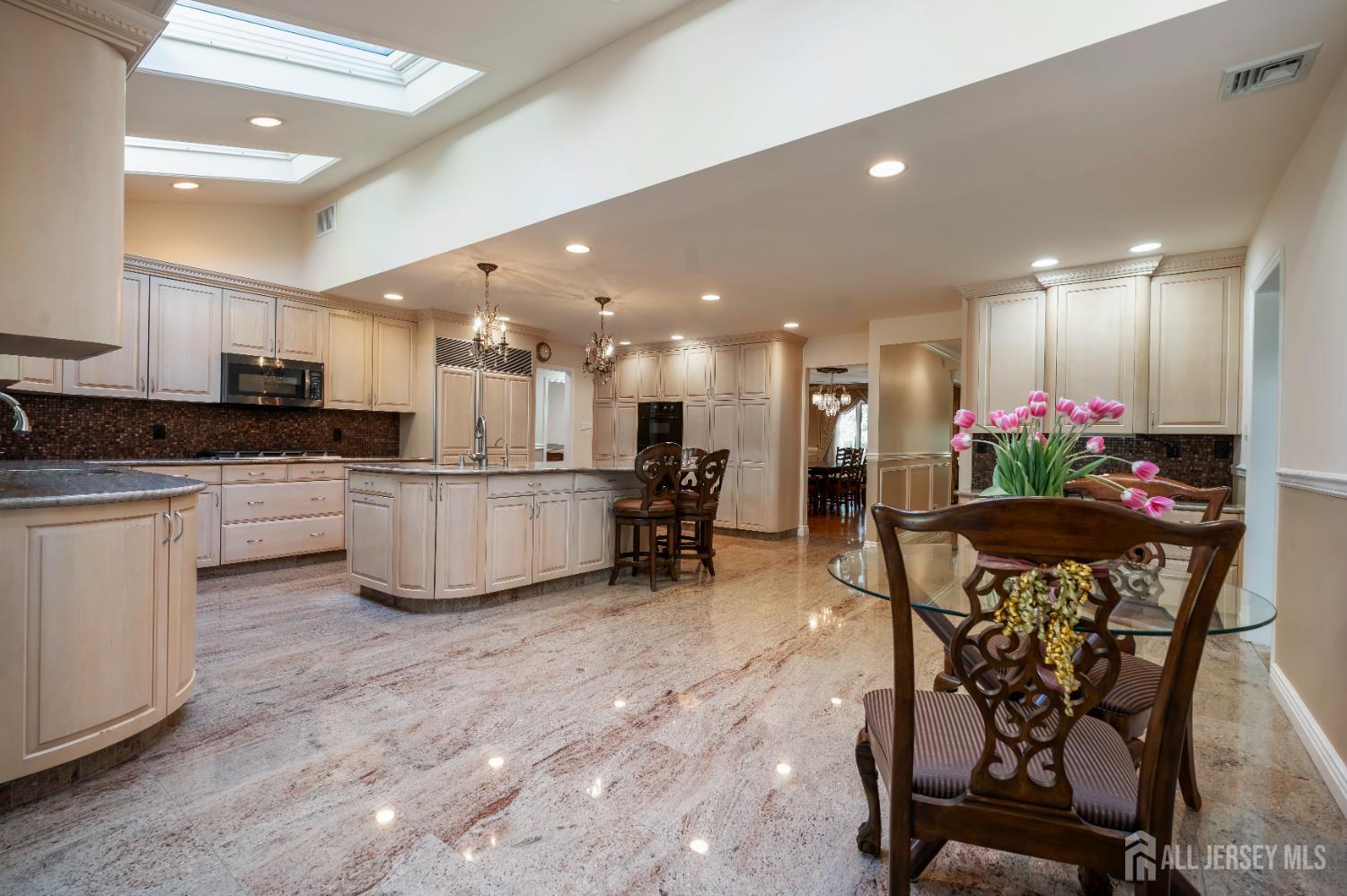 East Brunswick, New Jersey, 08816, United States, 5 Bedrooms Bedrooms, ,6 BathroomsBathrooms,Residential,Active,2044990