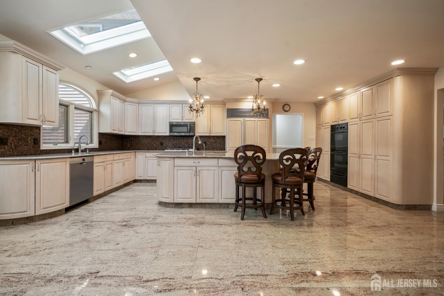 East Brunswick, New Jersey, 08816, United States, 5 Bedrooms Bedrooms, ,6 BathroomsBathrooms,Residential,Active,2044990