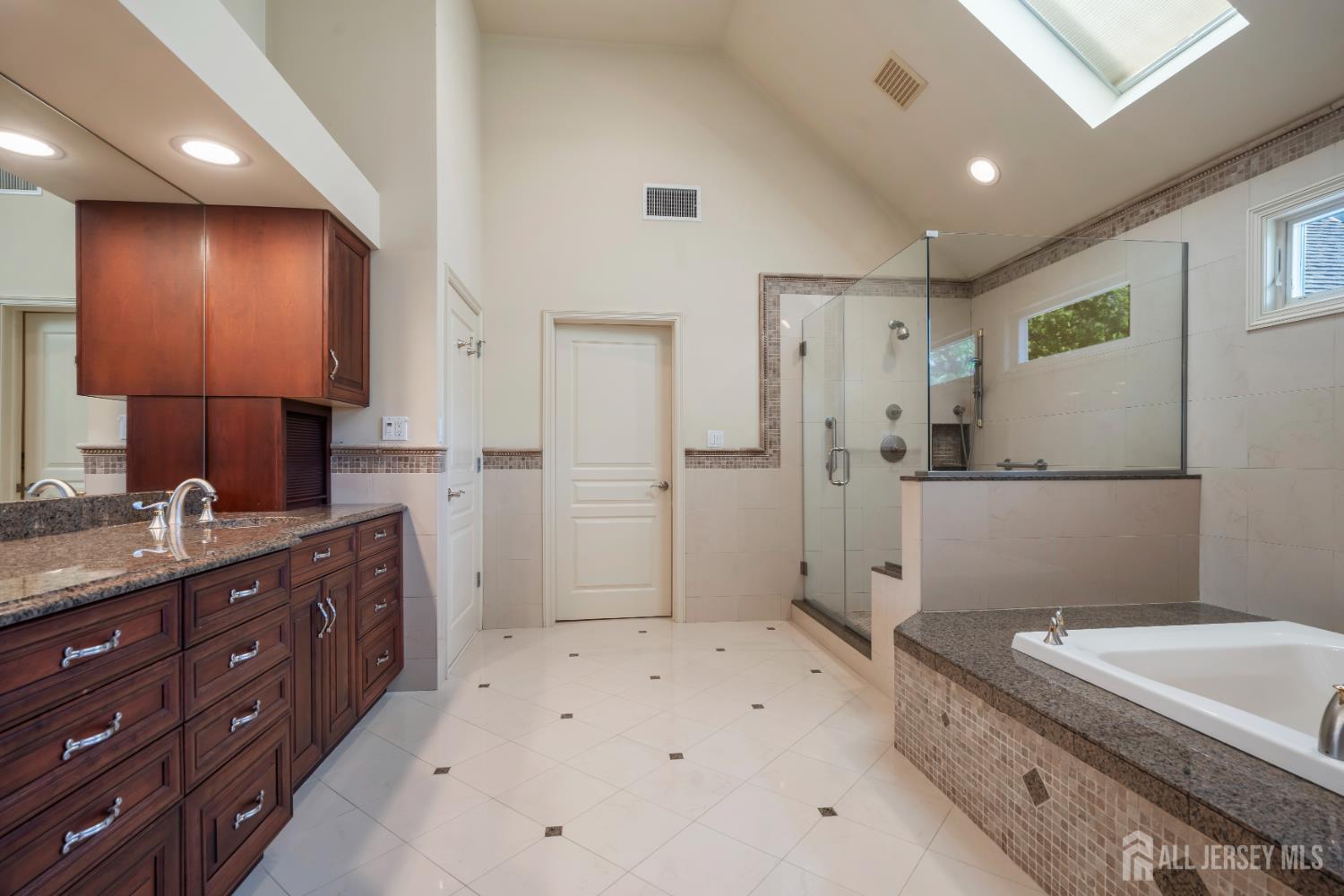 East Brunswick, New Jersey, 08816, United States, 5 Bedrooms Bedrooms, ,6 BathroomsBathrooms,Residential,Active,2044990