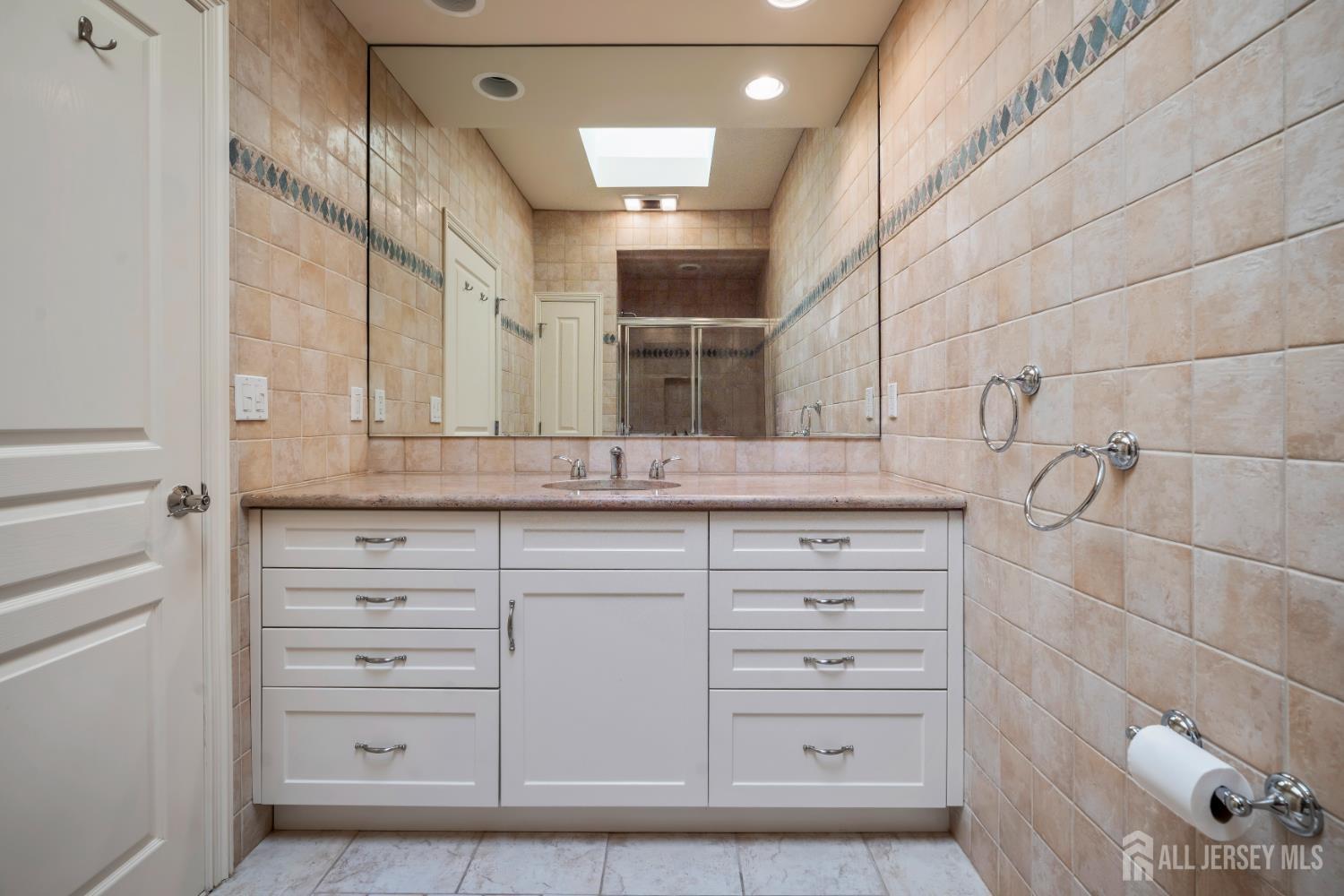 East Brunswick, New Jersey, 08816, United States, 5 Bedrooms Bedrooms, ,6 BathroomsBathrooms,Residential,Active,2044990
