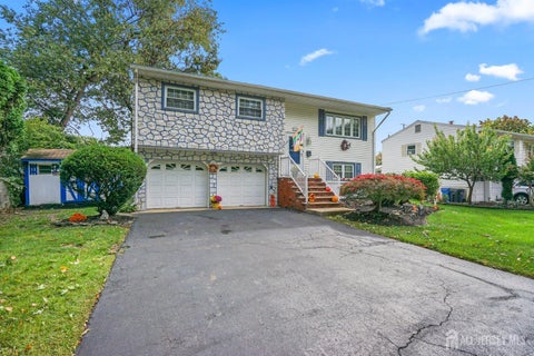 Homes For Sale - 196 Marsh Avenue<br/> Metuchen, NJ 08840